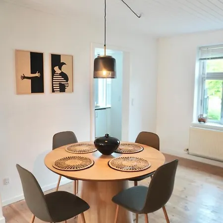 Cozy House In 아파트 마리보